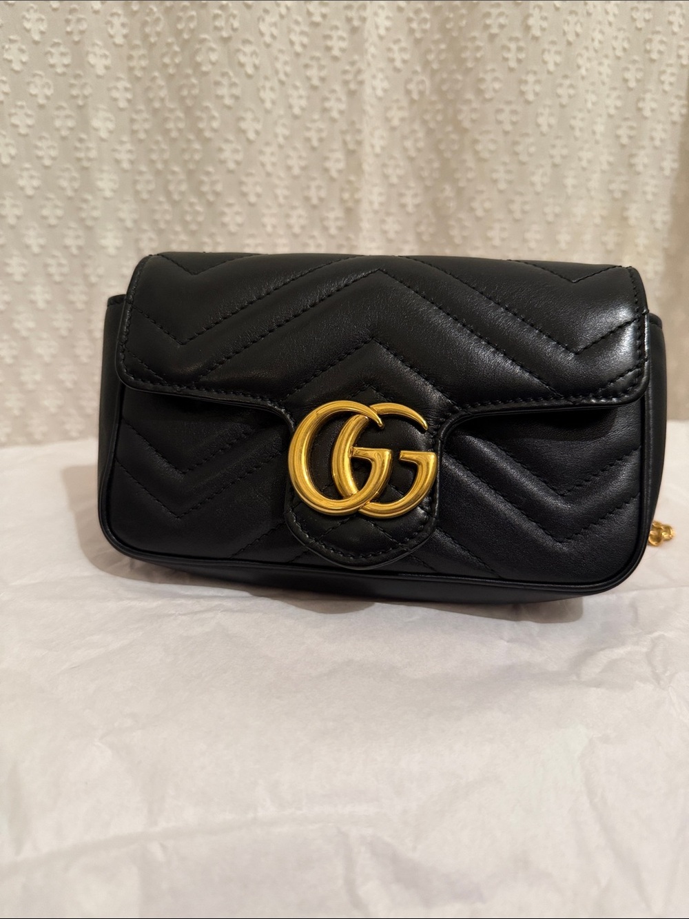 Like new Gucci super mini marmont Black Chevron Quilted Crossbody mini bag